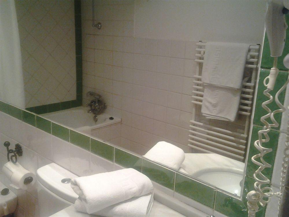 Apartamentos Santa Ana غرناطة المظهر الخارجي الصورة